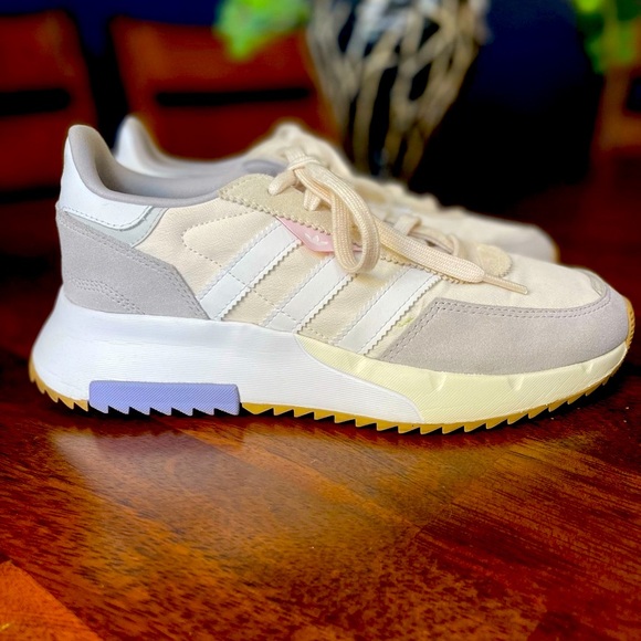 Adidas Retropy Sneaker, 7.5 Wmn. Offwhite, lavender, gray. Great condition. - Picture 3 of 6